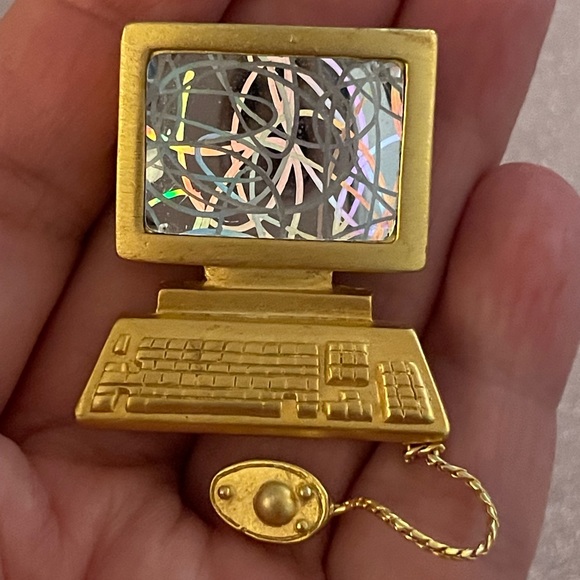 Adorable computer and mouse brooch pin JJ Jewelry vintage.  Stamped seepics - Picture 3 of 4